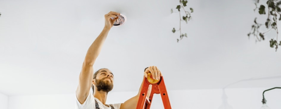 2301 LEV Eban NYAR 945X368px Signify