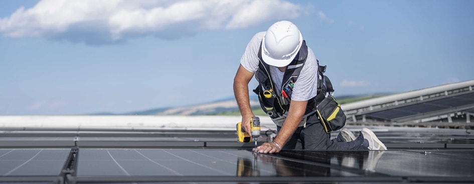 Montering Af Solceller På Erhvervsbygning